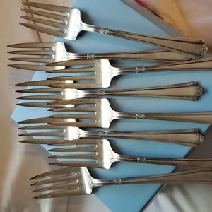 Luxor Plate Wallace Flateware